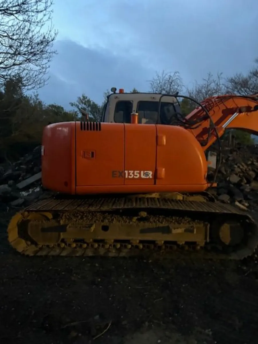 EX135 USR HITACHI DIGGER FOR SALE - Image 3