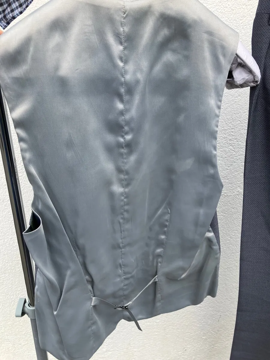 Gents REMUS UOMO  3 piece suit - Image 3