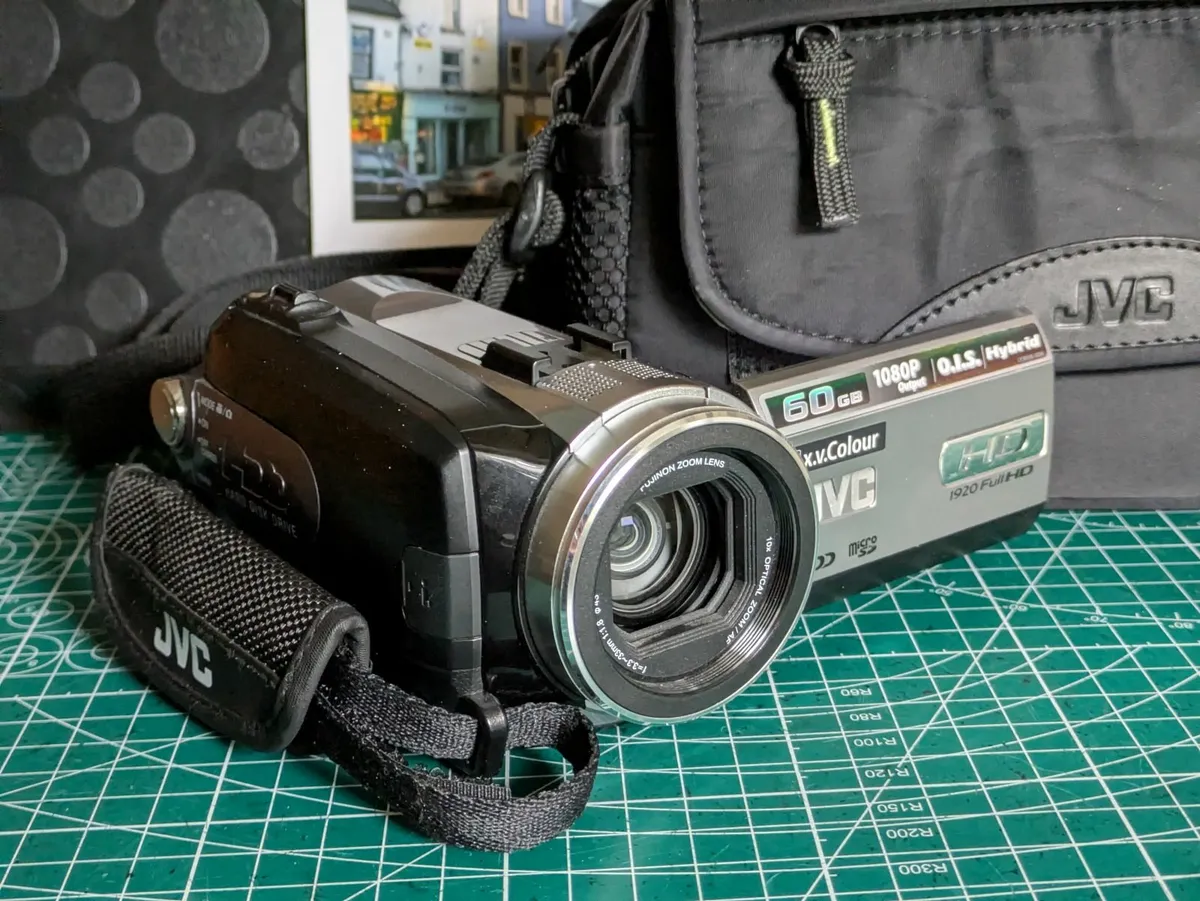 JVC 3CCD🌈 HD camcorder - Image 4