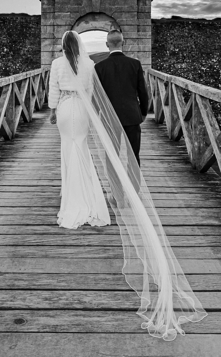 Wedding dress - Image 2