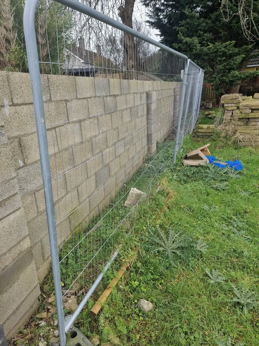 Free fencing & bricks - Image 3