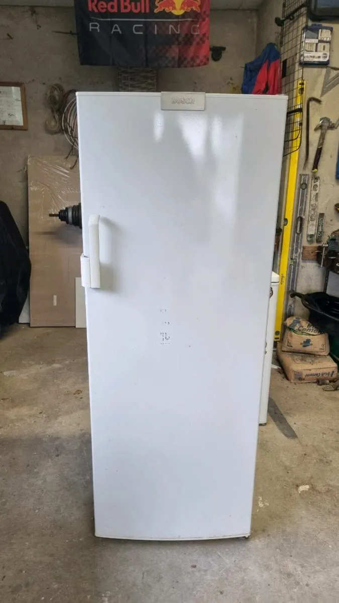 Range, Larder Fridge and Undercounter Fridge - Image 4