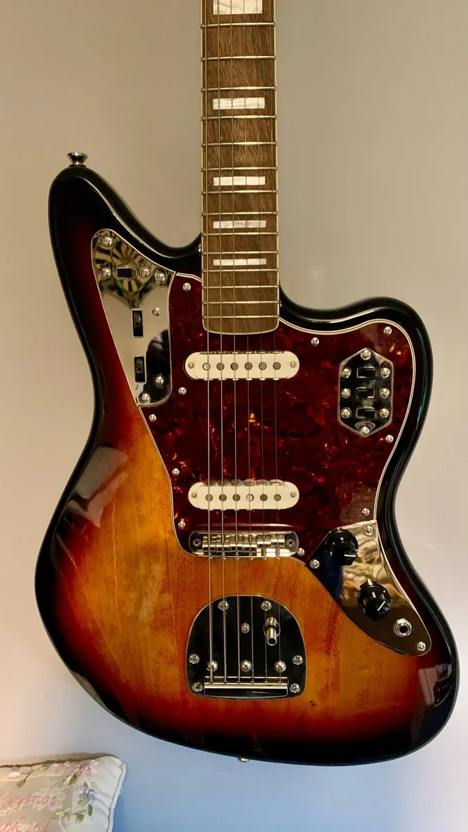 Electric guitar - Image 2