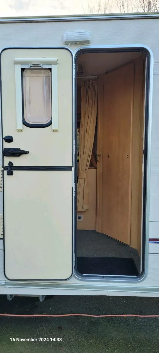 Caravan .. - Image 4