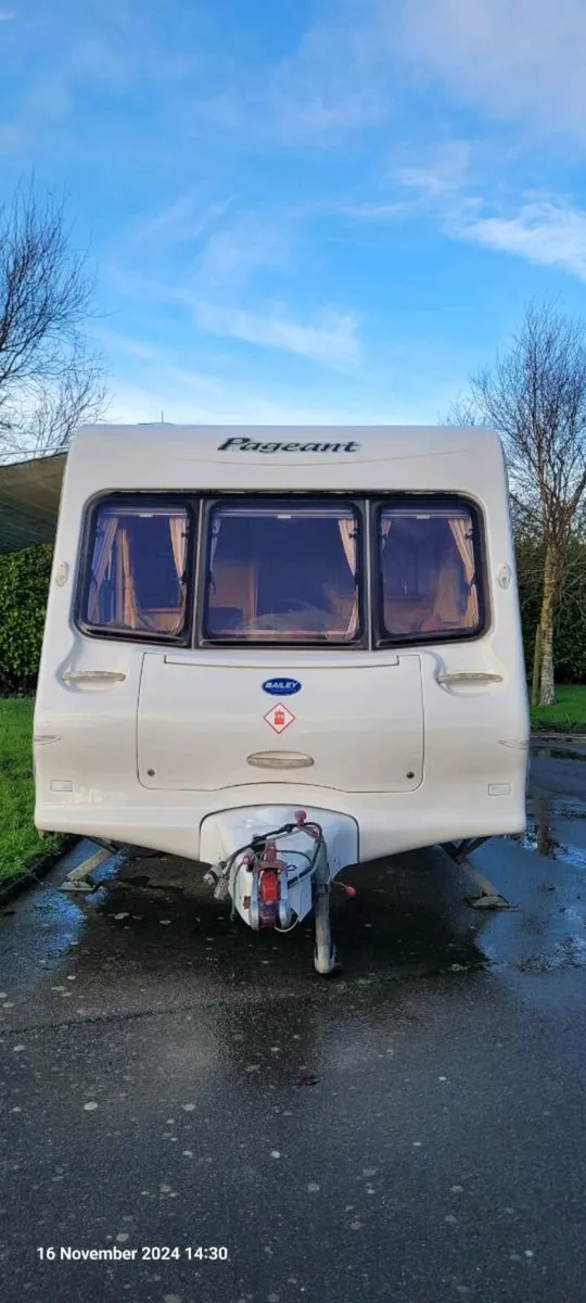 Caravan .. - Image 1