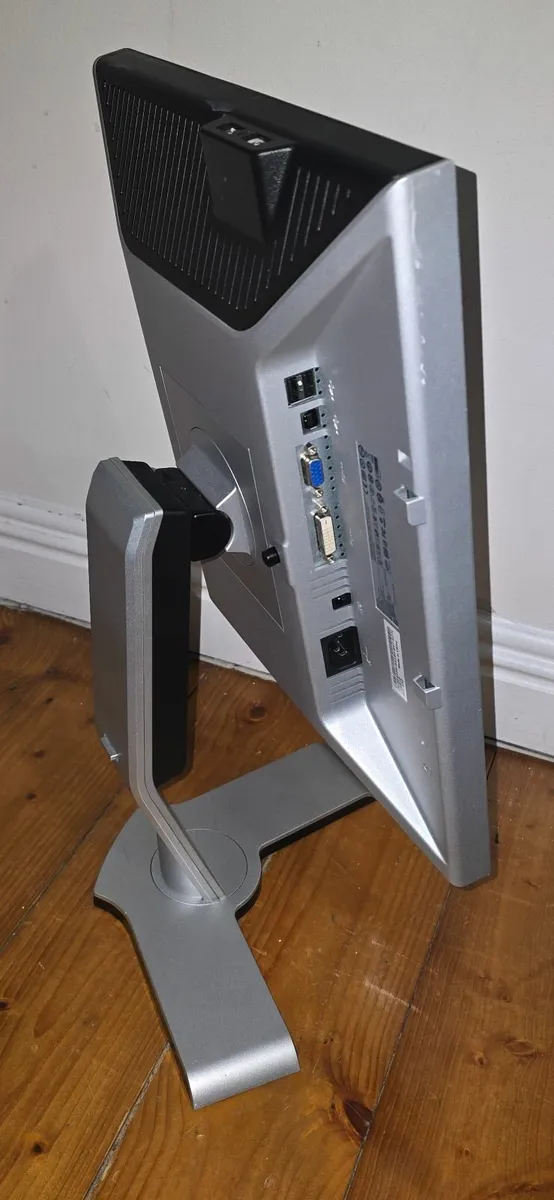 Dell 1908FP 19" flat panel monitor - 1908FP - Image 2