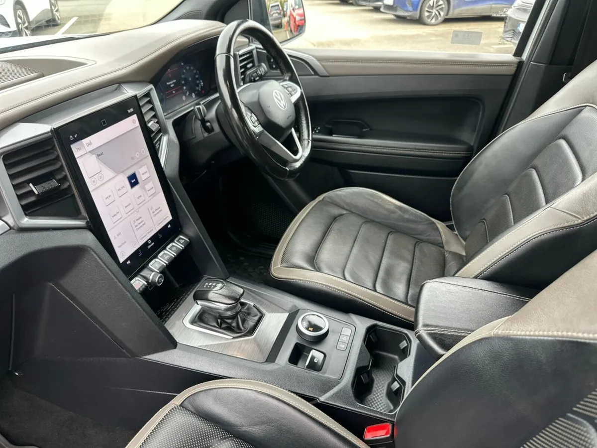 Volkswagen Amarok AVENTURA 3.0V6 237HP AUTO 4WD - Image 3