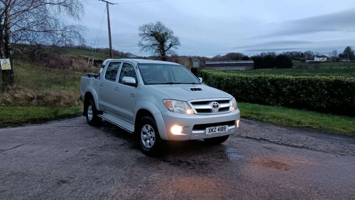 Toyota Hilux 2009 - Image 4