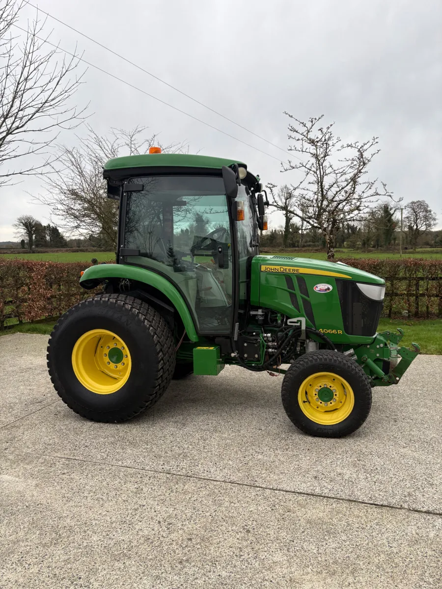 John Deere Compact Tractor - Image 4