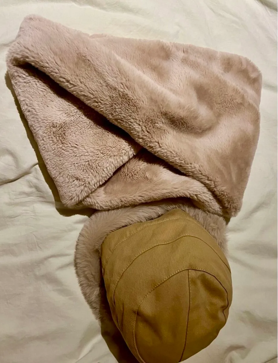 Winter hat and Scarf Ring - Image 1