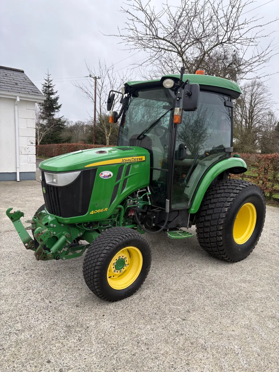 John Deere Compact Tractor - Image 3