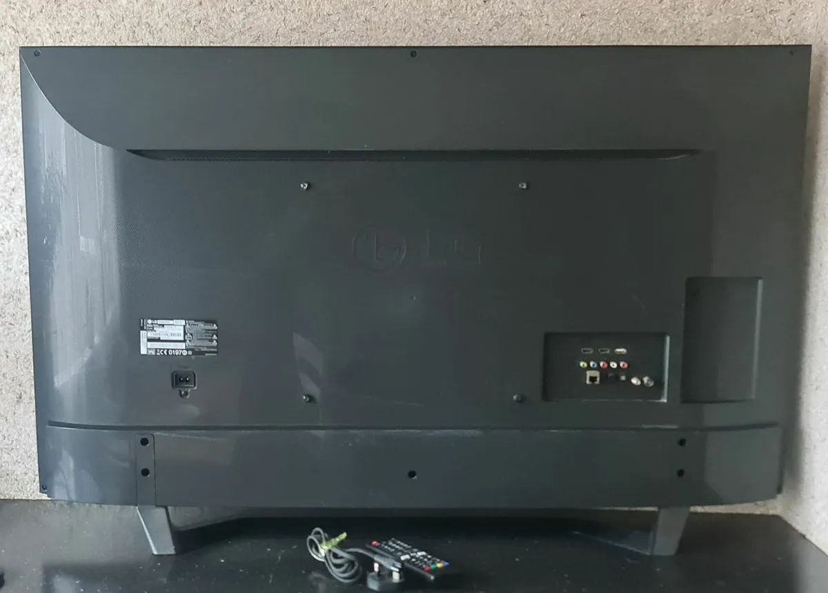 LG 49 inches 4K Smart TV - Image 4