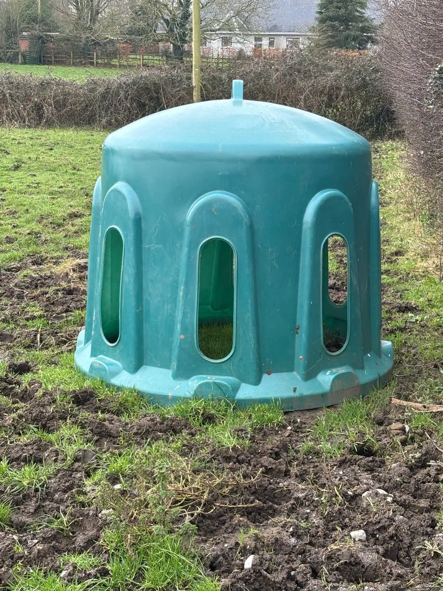 Sheep feeders - Image 1