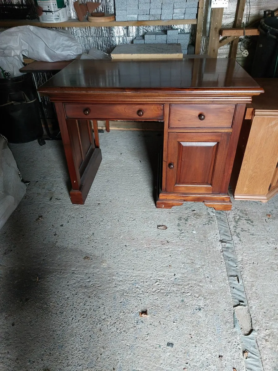 Computer desk as new. - Image 2