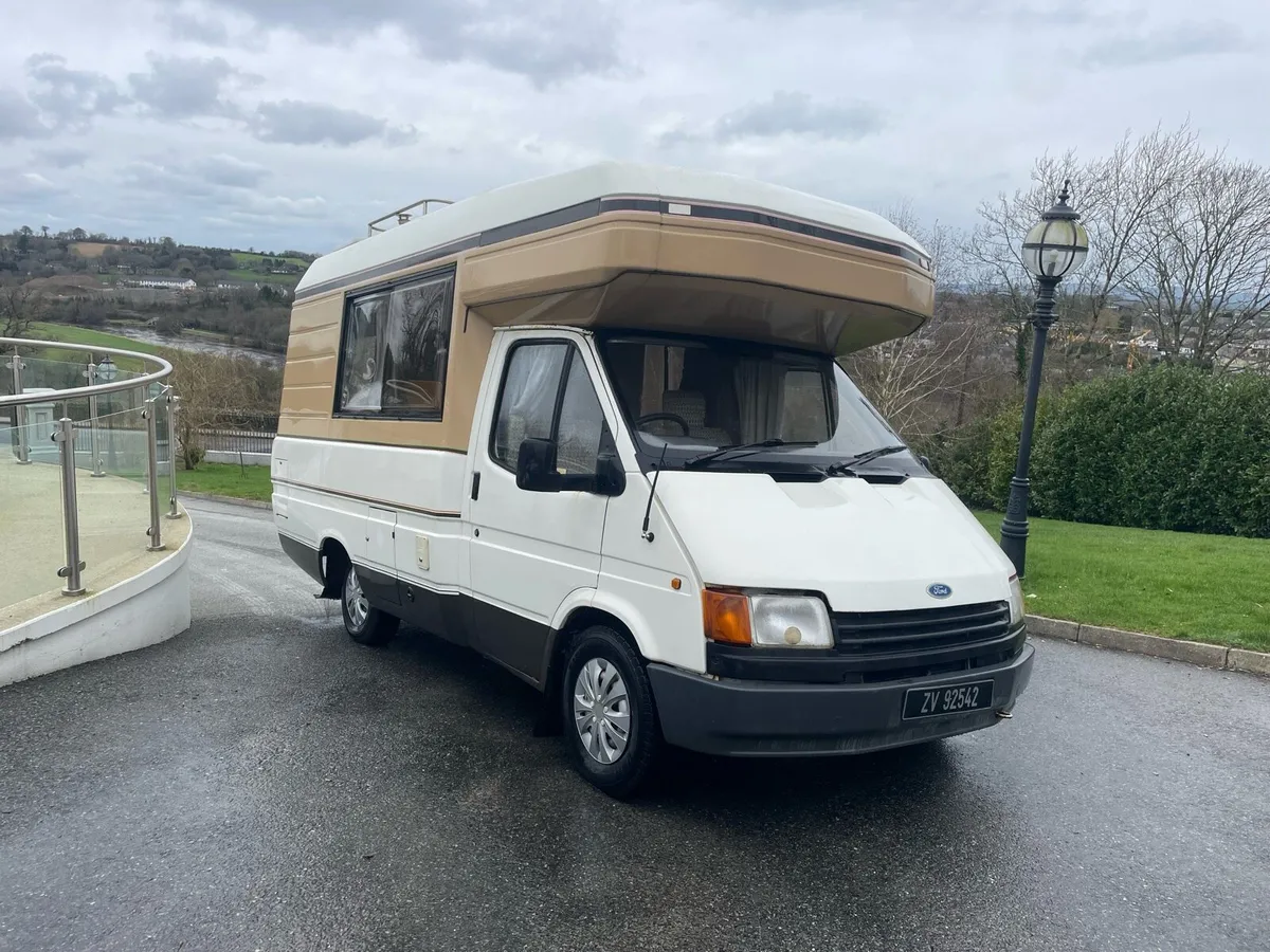 Vintage camper van - Image 1