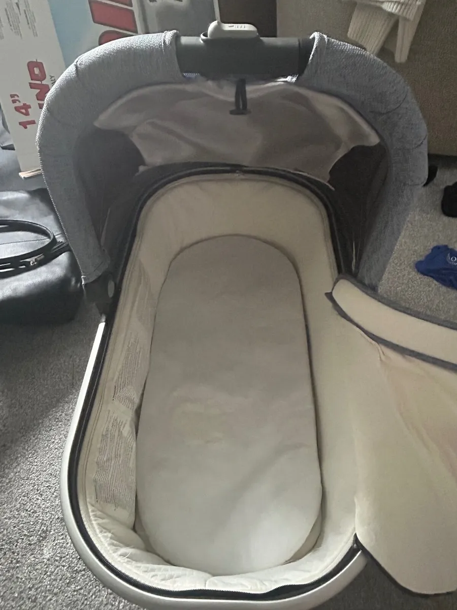Uppababy Carrycot - Image 2