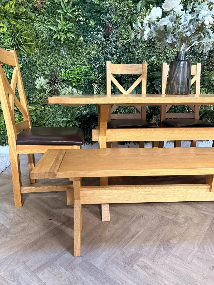 Oak kitchen table, 4 chairs & bench/dining set - Image 4