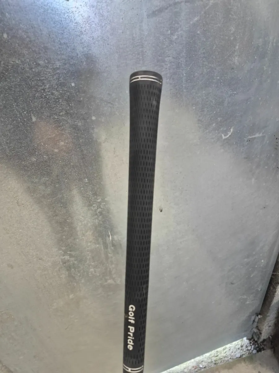 Dynamic gold 5 iron shaft - Image 2