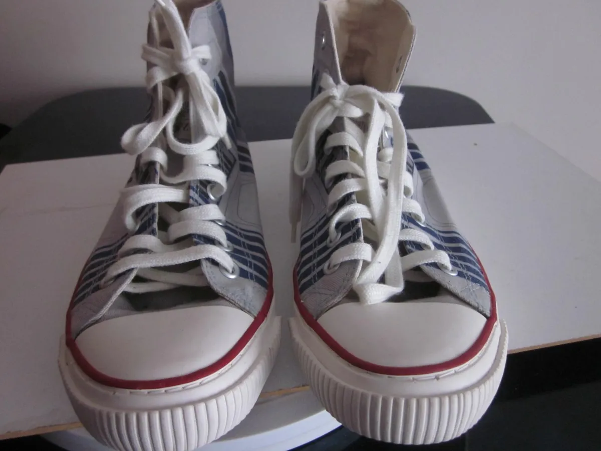 Star Wars Shoes Po-Zu R2 D2 Top Size 4/4.5 Unisex - Image 2