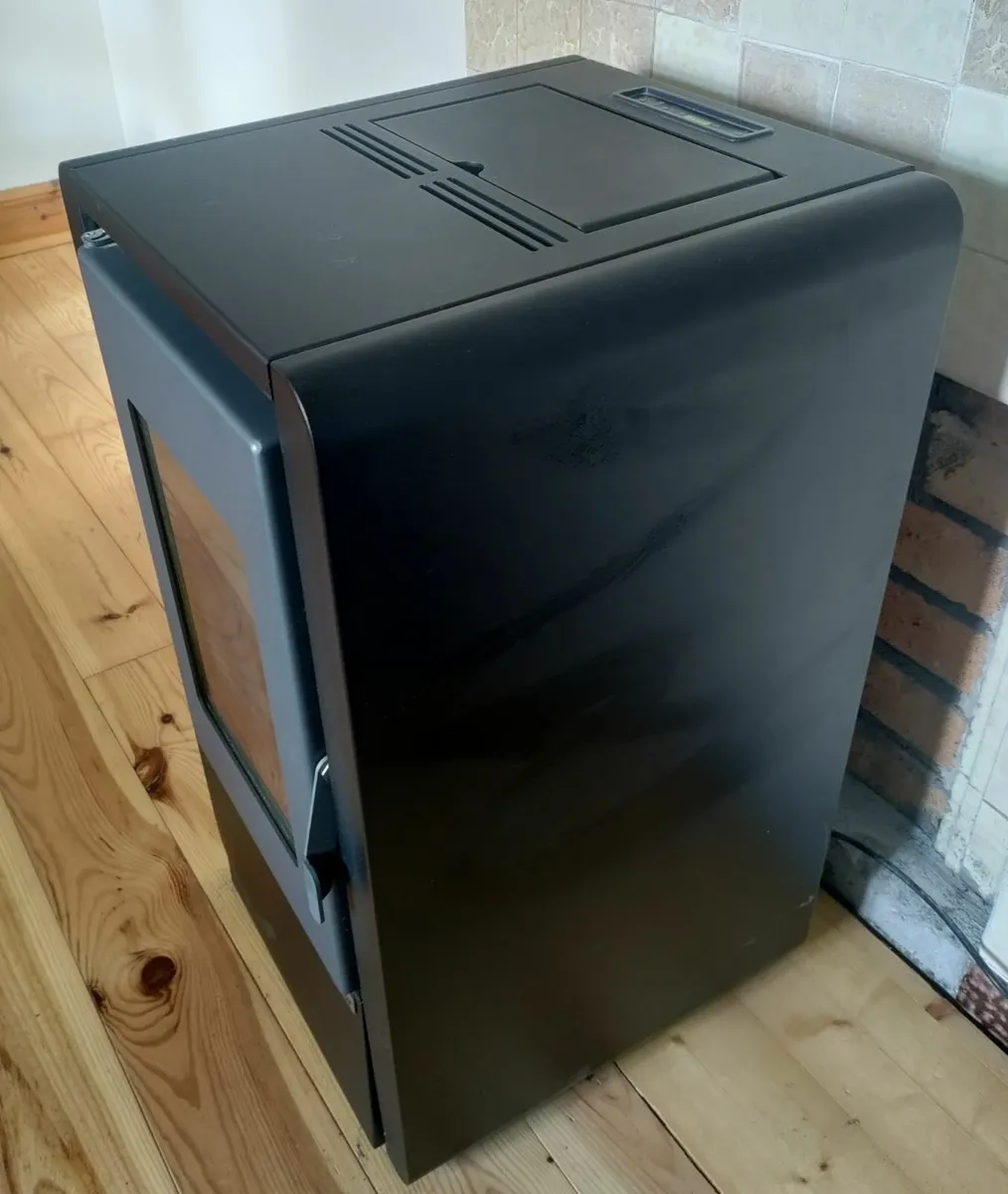 Kalor Petite 6 Wood Pellet Stove - Image 2