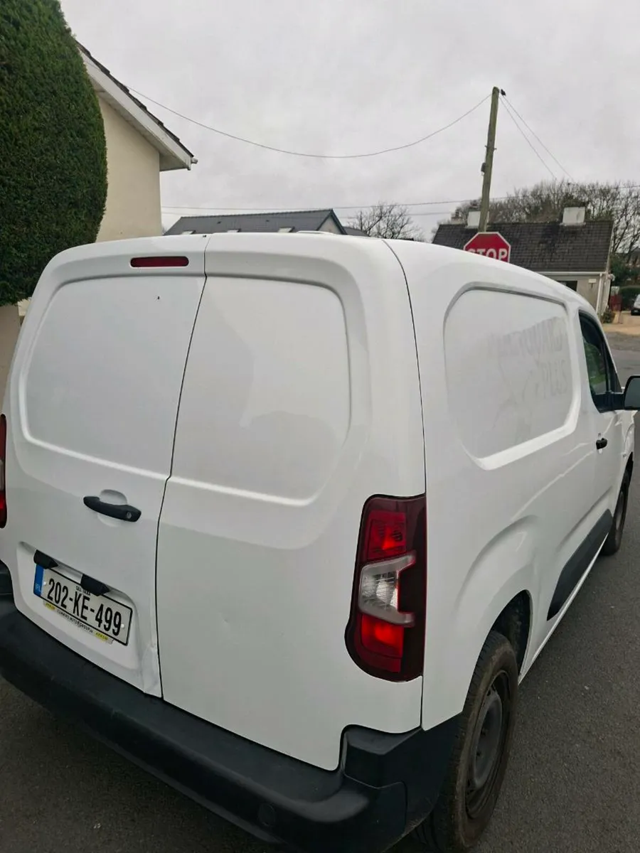 CITROËN BERLINGO 2020 3 SEATER - Image 4