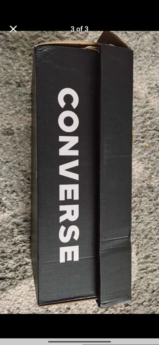 Size 5 M/F converse - Image 1