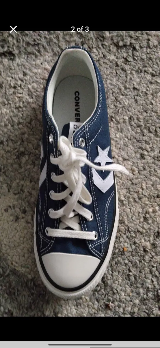 Size 5 M/F converse - Image 2