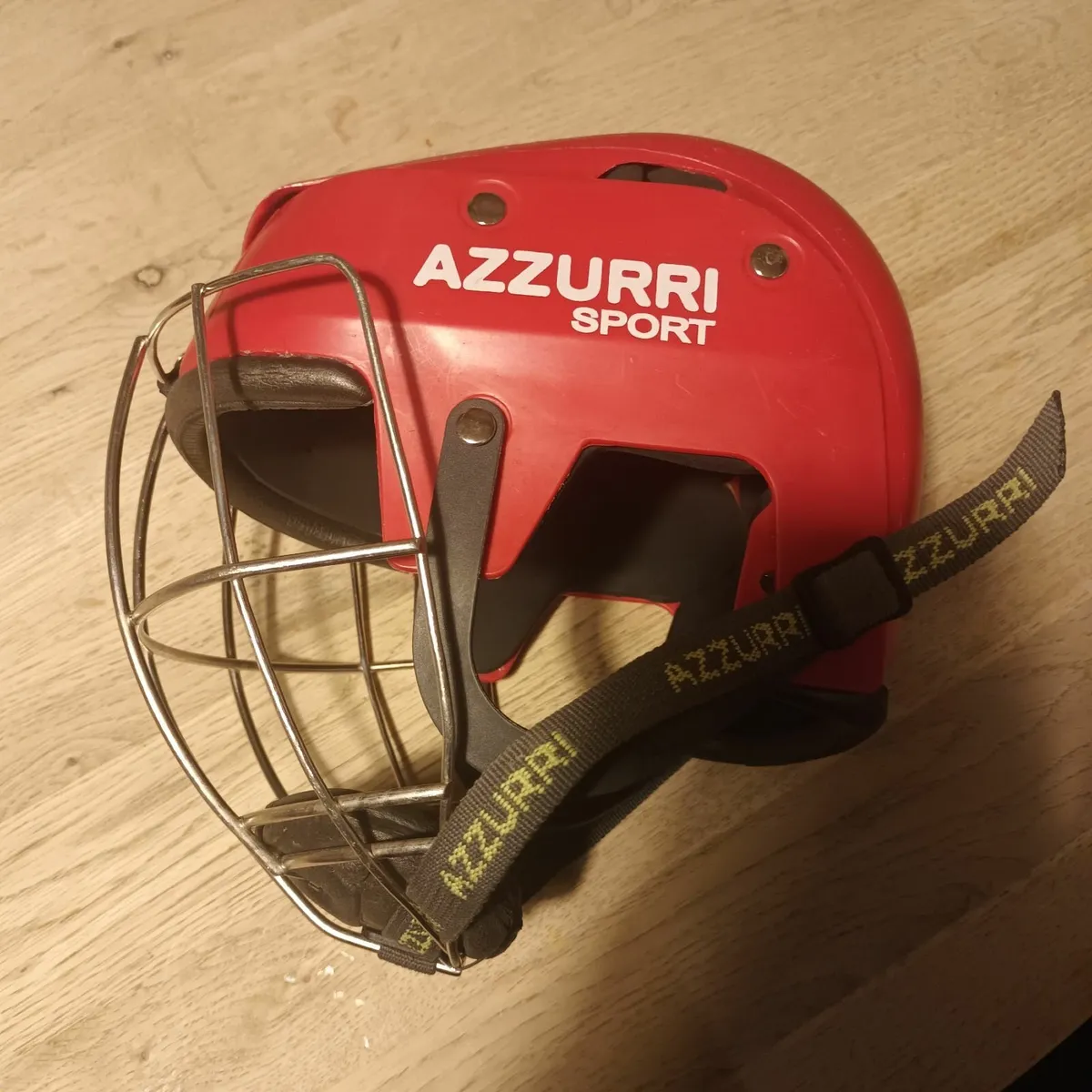 Azzurri Hurling Camogie Helmet - Image 4