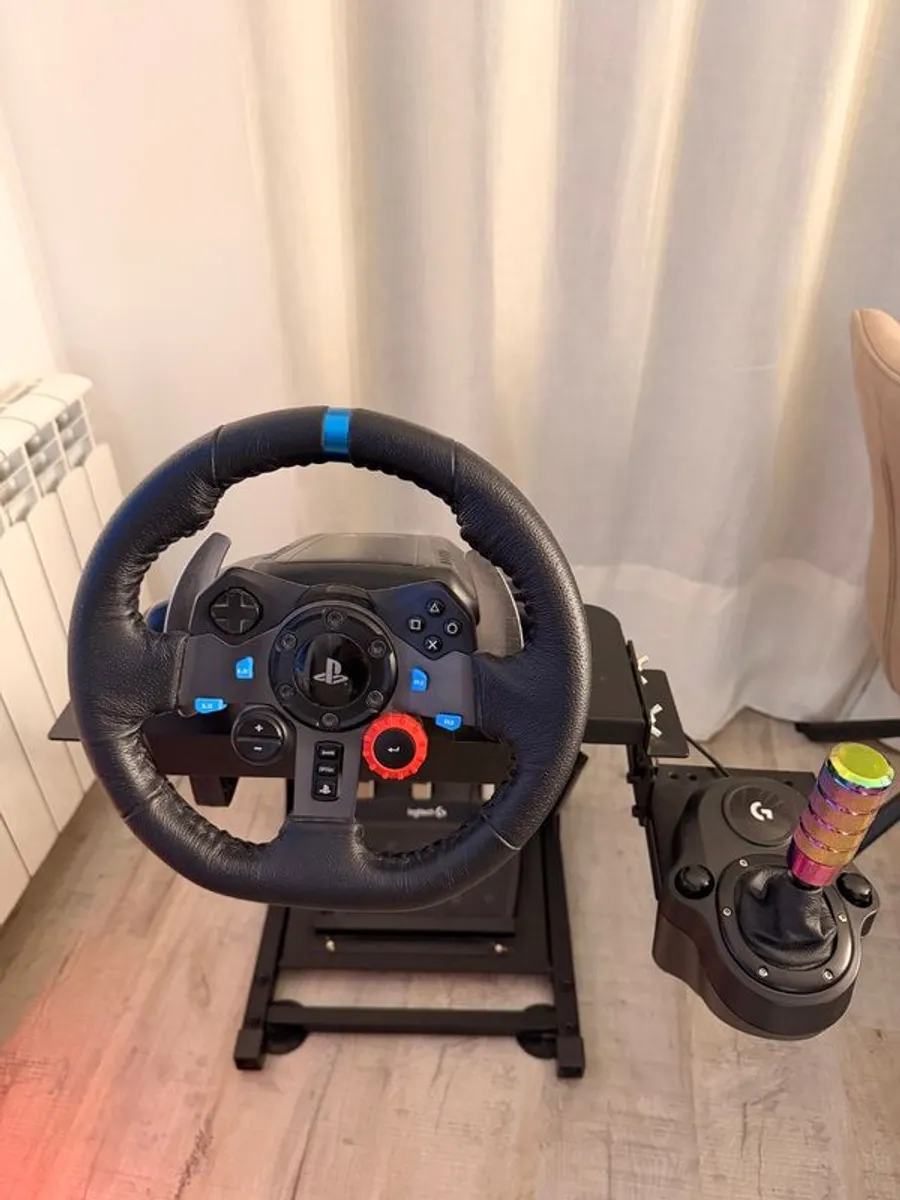 Logitech G29 Driving Force Racing Wheel with stand and gear shifter - Image 3