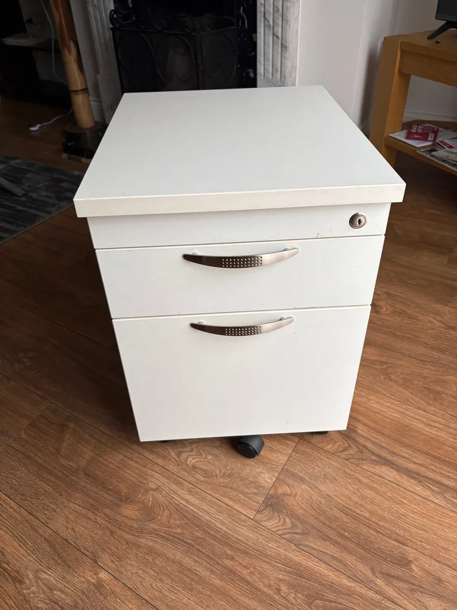 Desk side locker - Image 1