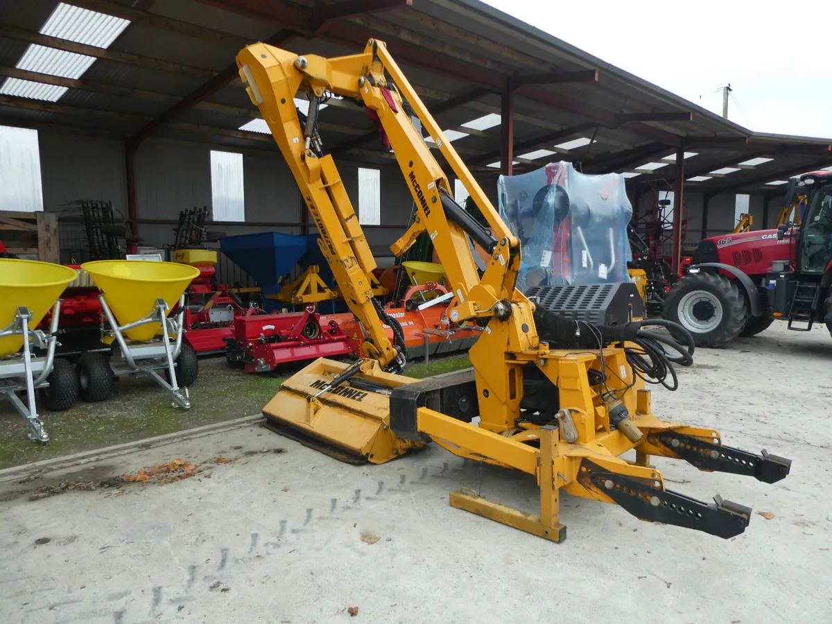 McConnel PA7700 Right hand Hedgecutter - Image 2