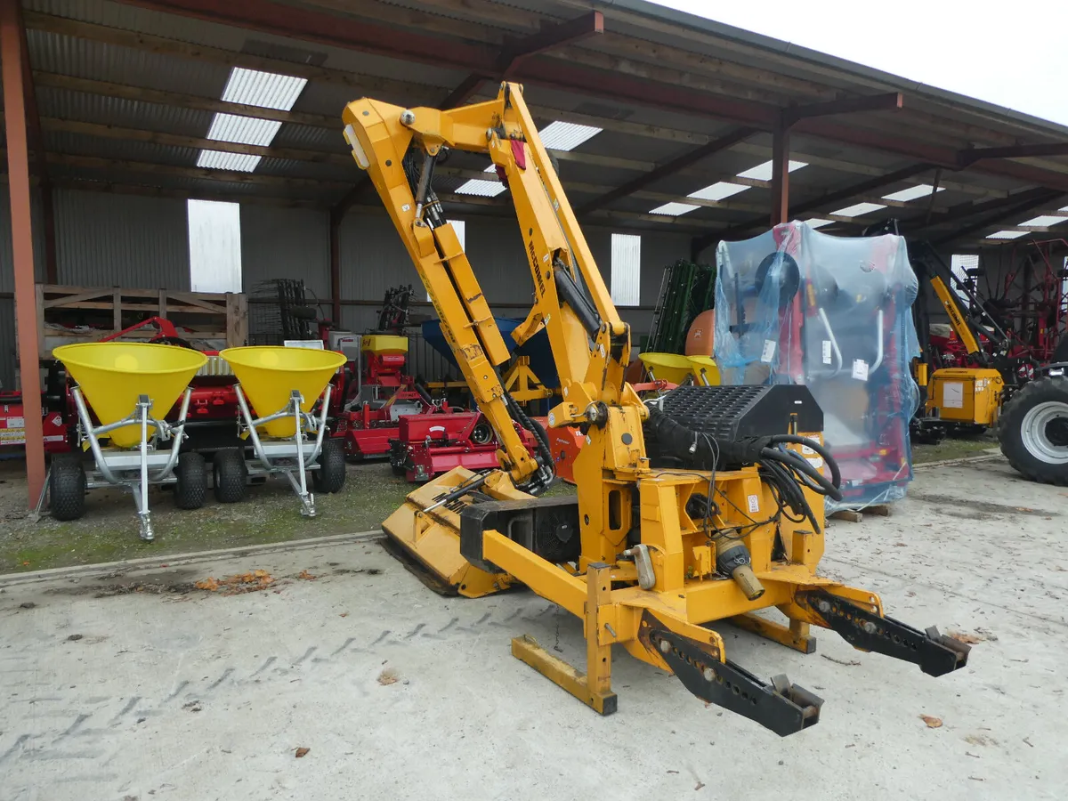 McConnel PA7700 Right hand Hedgecutter - Image 4