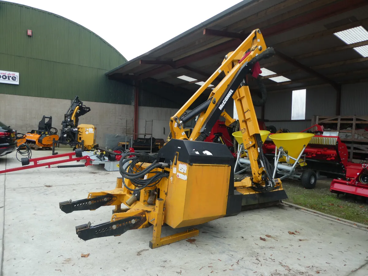 McConnel PA7700 Right hand Hedgecutter - Image 3