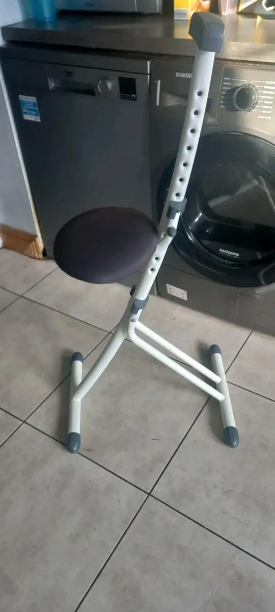 Strong foldable adjustable Musicians Chair - Image 1