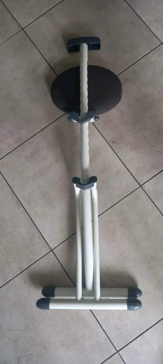 Strong foldable adjustable Musicians Chair - Image 4