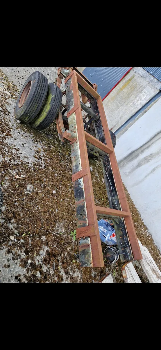 Trailer chassis loader bucket,  weight block - Image 3