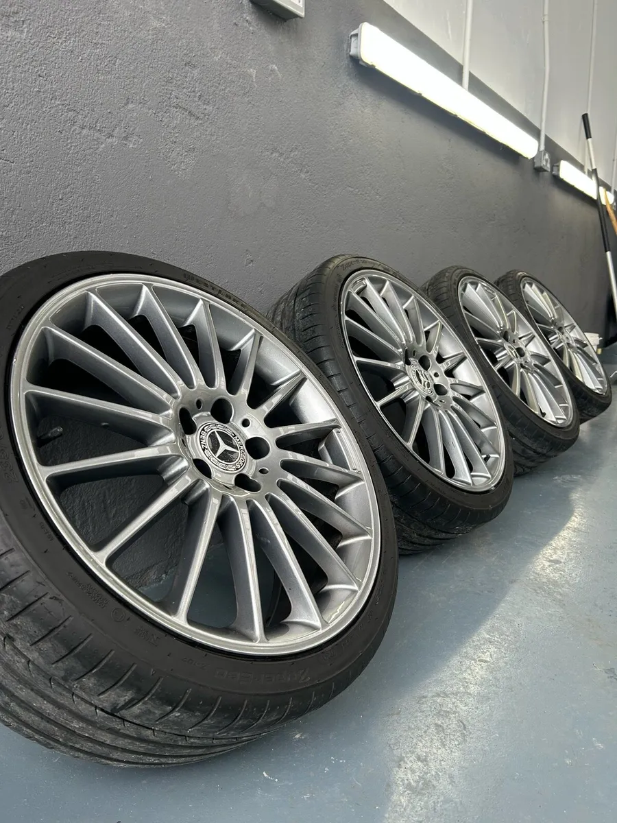 19” MERCEDES C CLASS ALLOY WHEELS & TYRES - Image 1