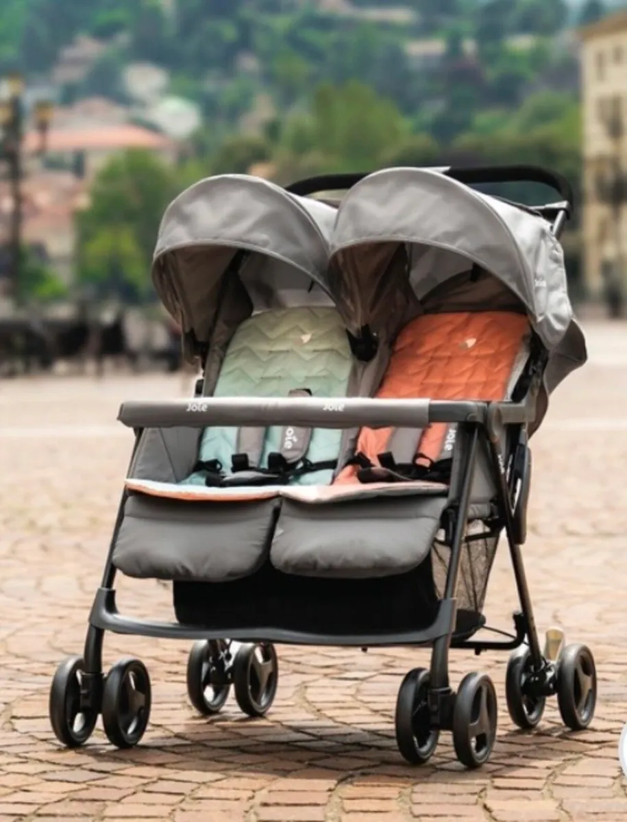Twin stroller - Image 1