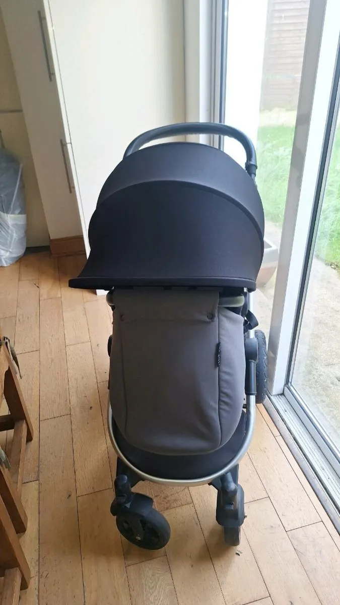 Ickle Bubba Stomp V3, pram, carrycot, car seat - Image 2