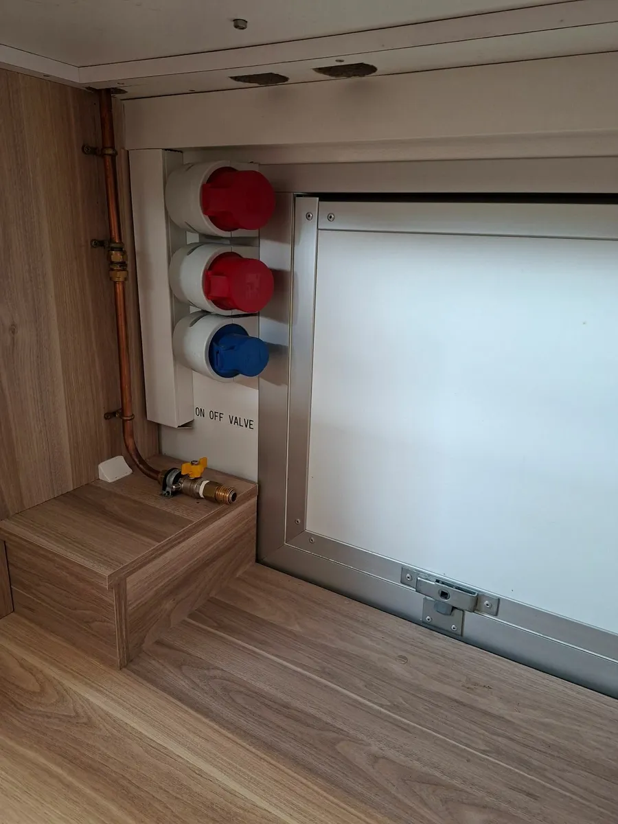 Food Truck - Image 2