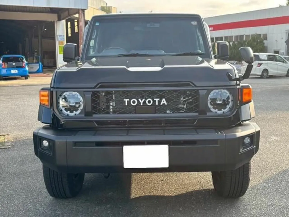 Toyota Landcruiser 70 Series 2.8 Diesel 2 seats - Image 1
