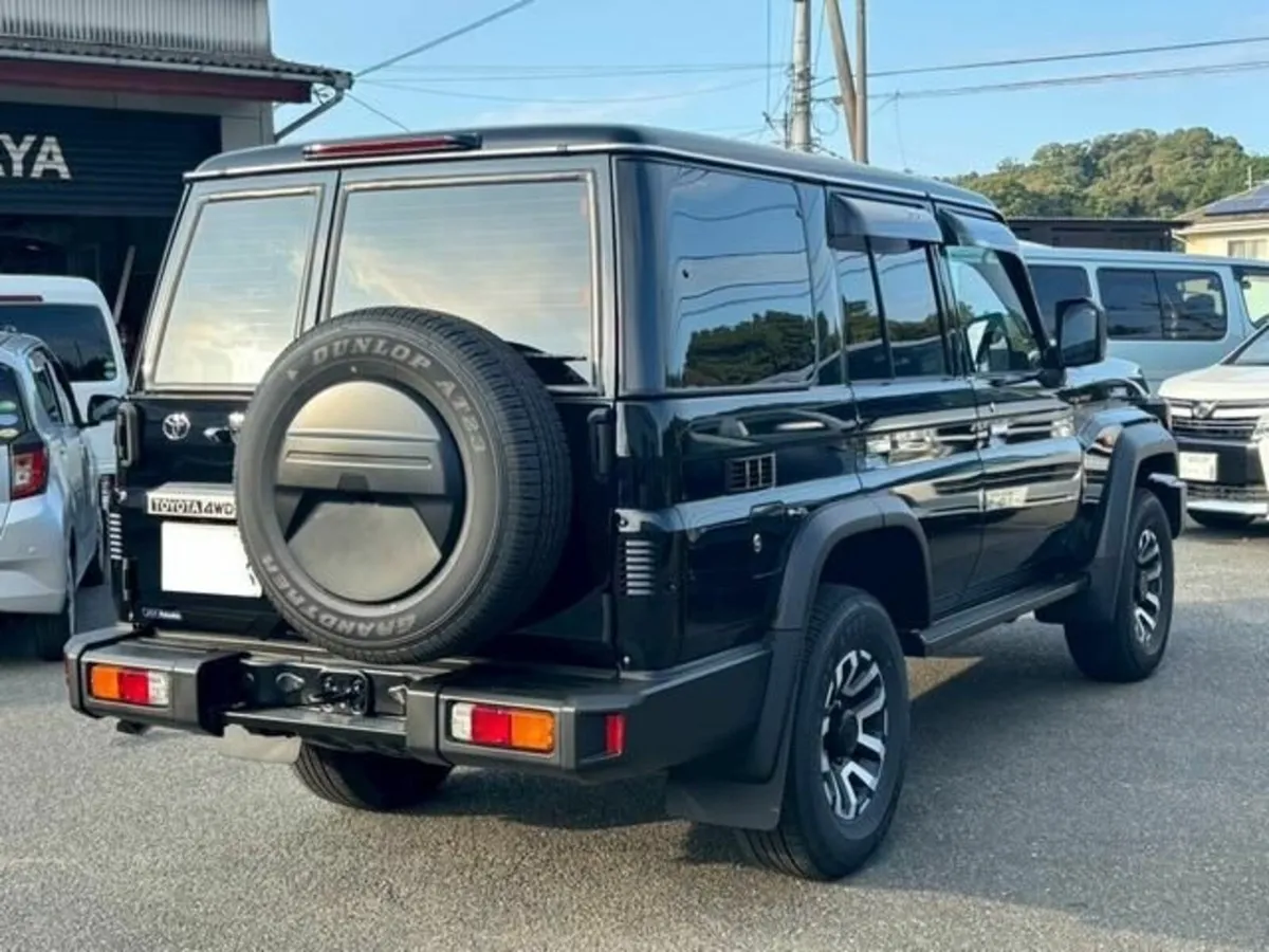 Toyota Landcruiser 70 Series 2.8 Diesel 2 seats - Image 4