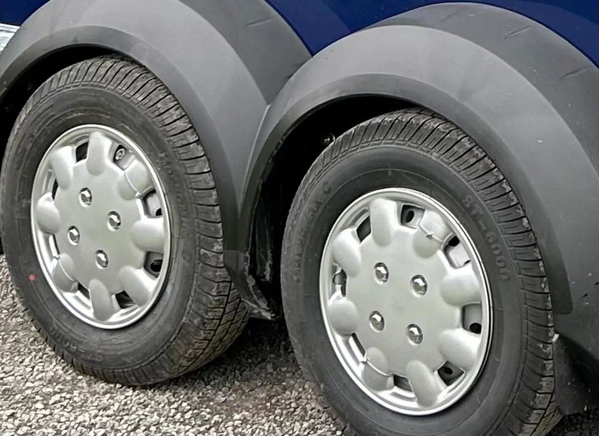 New Ifor Williams HB506 Horsebox - Image 3