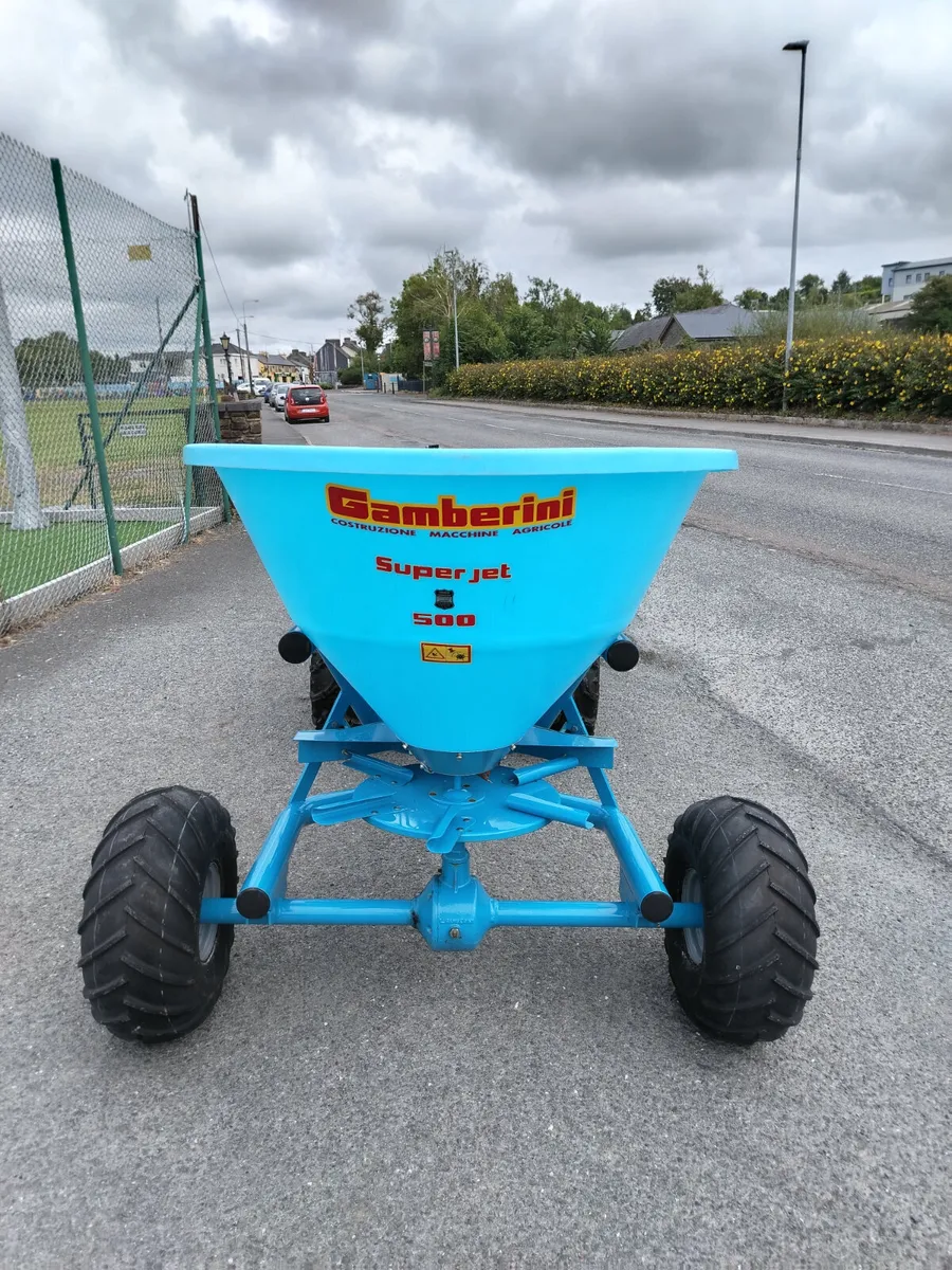 Selection of New Fertiliser Spreaders - Image 3