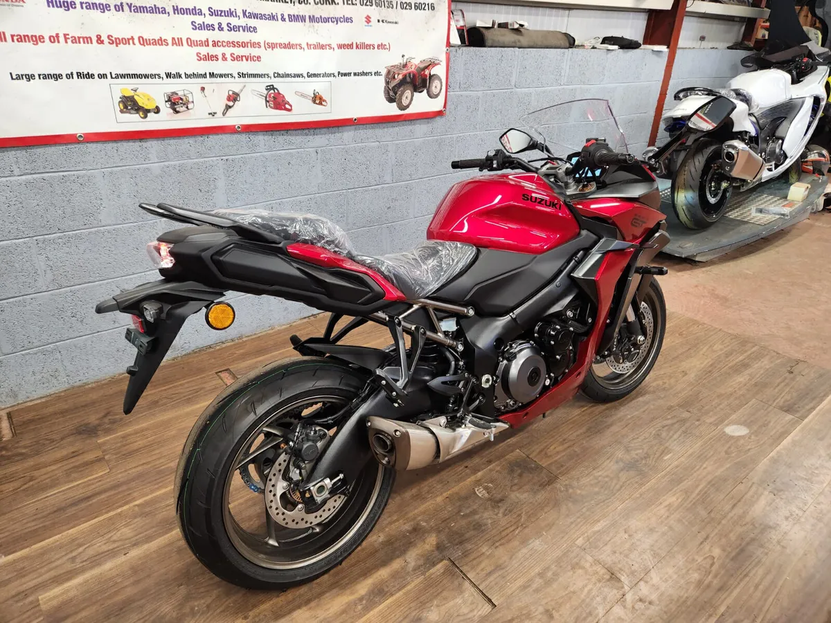 Suzuki GSXS1000GT - Image 4