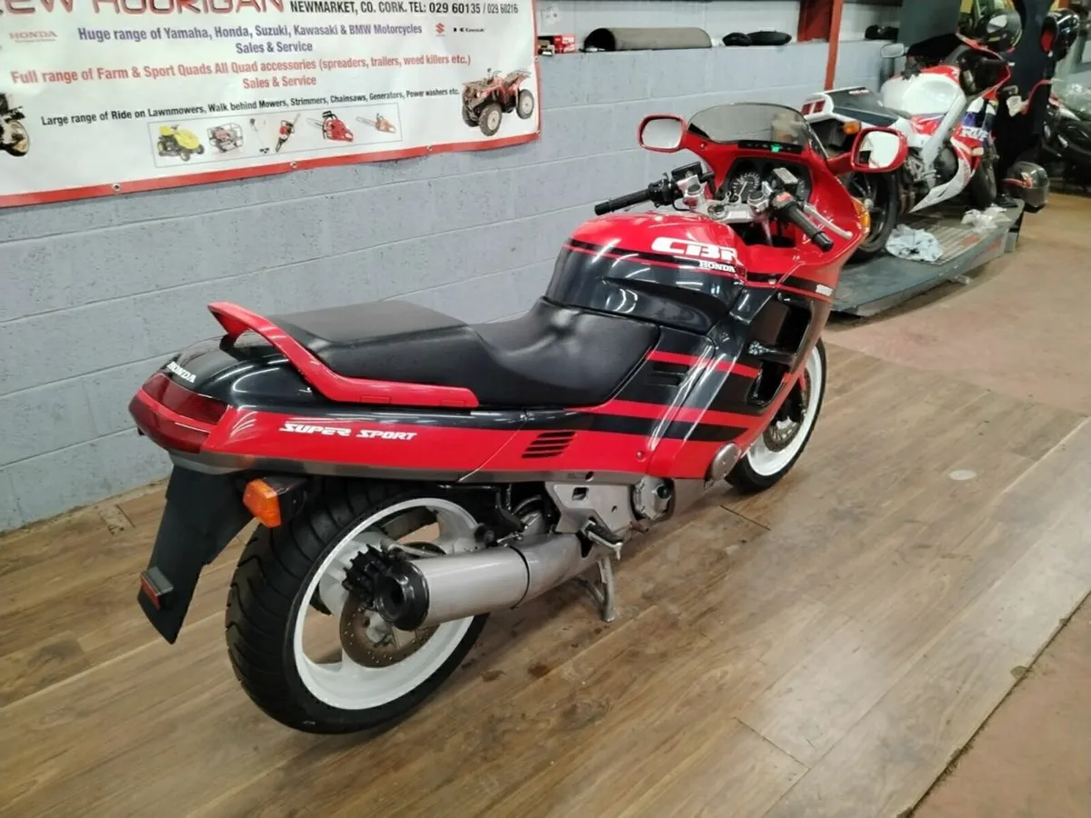 Honda CBR 1000 F Just in From Japan - Image 3