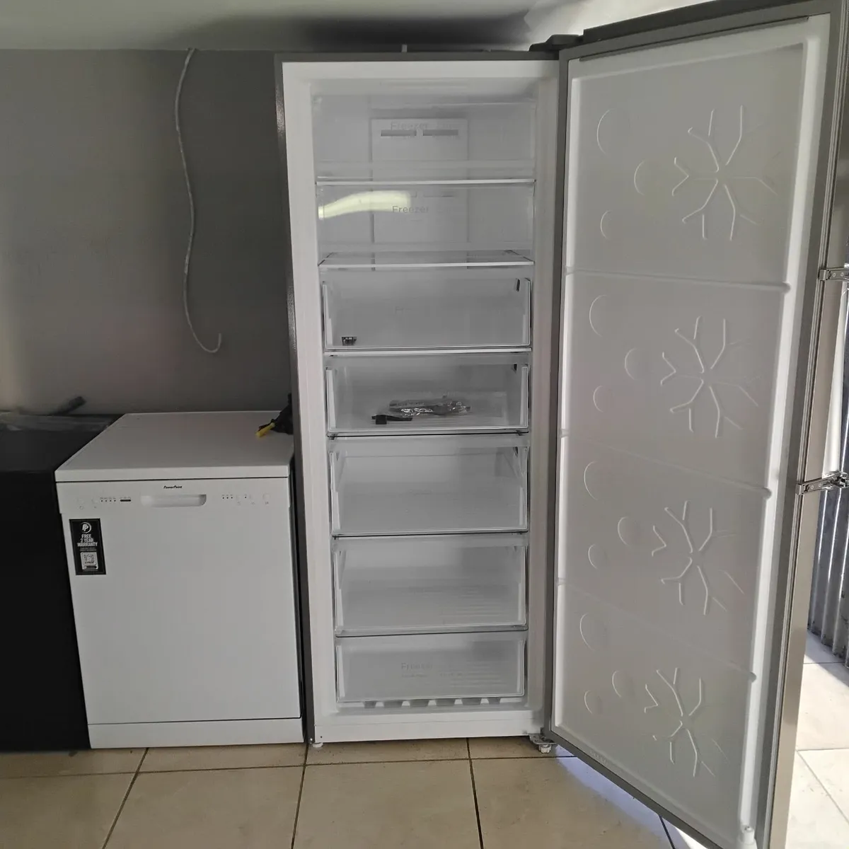 NEW CHEAST FREEZERS - Image 3