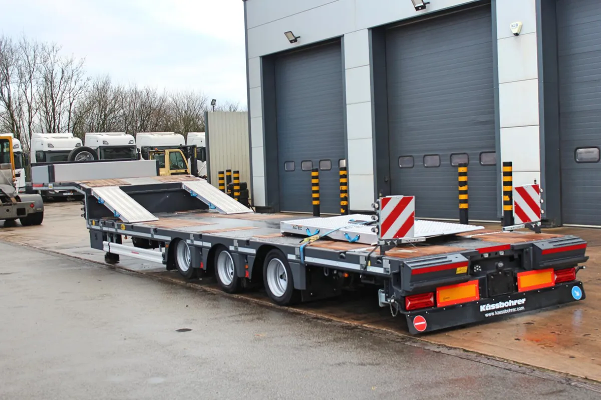 2025 KÄSSBOHRER 3 AXLE EXTENDABLE LOW LOADER - Image 4