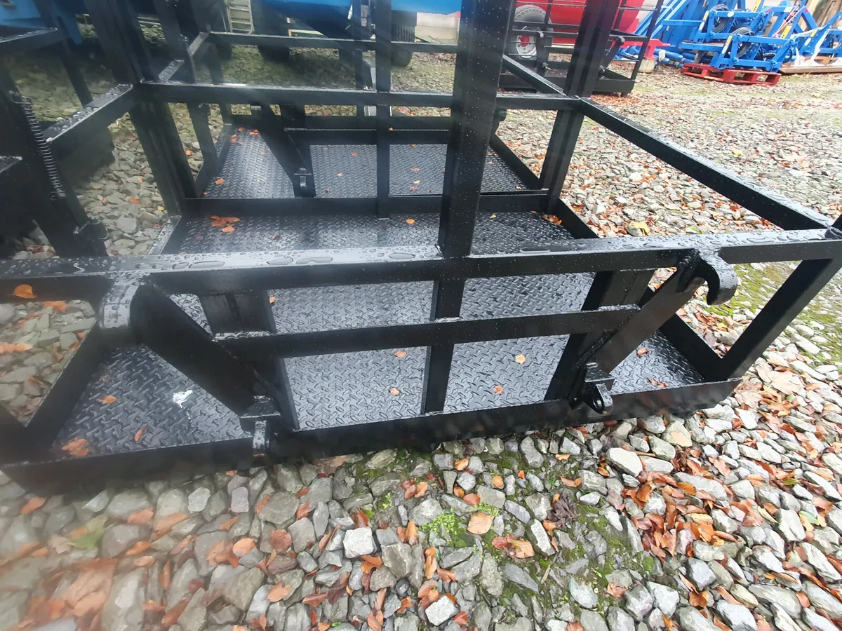 Calf Crate /Safety Basket - tractor euro brackets - Image 3