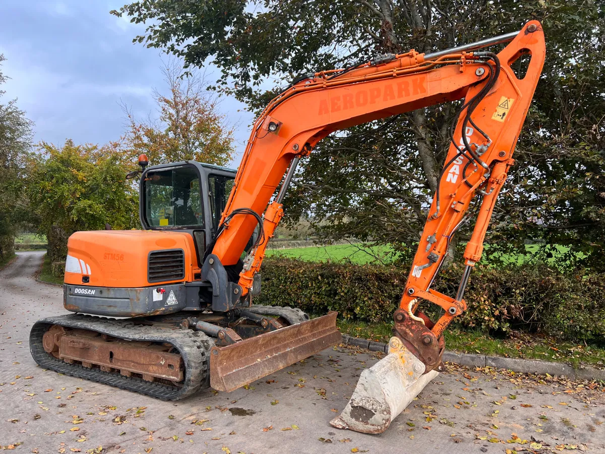 Doosan DX80 R Excavator - Image 4